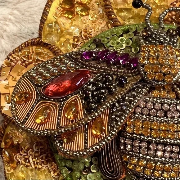 Mary Francis Bee Happy Beaded Crystal Jeweled Bumblebee Bag - Picture 11 of 16